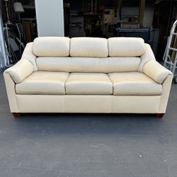 The Leather Factory Real Leather Full Size Modern Sleeper Sofa Very Good Condition 