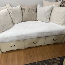 Toddler Daybed