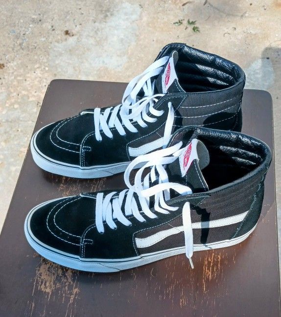 Vans High Top Sk8board Shoes Size 11. Black/White Suede Leather Canvas Material