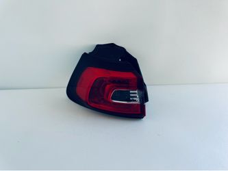 2016-2018 JEEP CHEROKEE LEFT SIDE TAIL LIGHT W/LED  OEM (214)