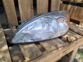 2000-2006 Ford Taurus Driver Side Headlight