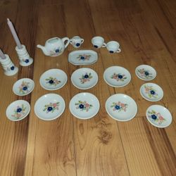 Strombecker Ceramic Childs Dinner Set: