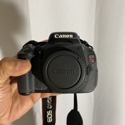 Canon T3i 