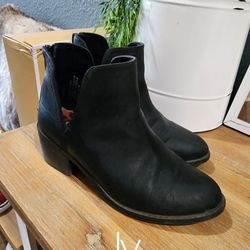 Girls Size 1y Booties