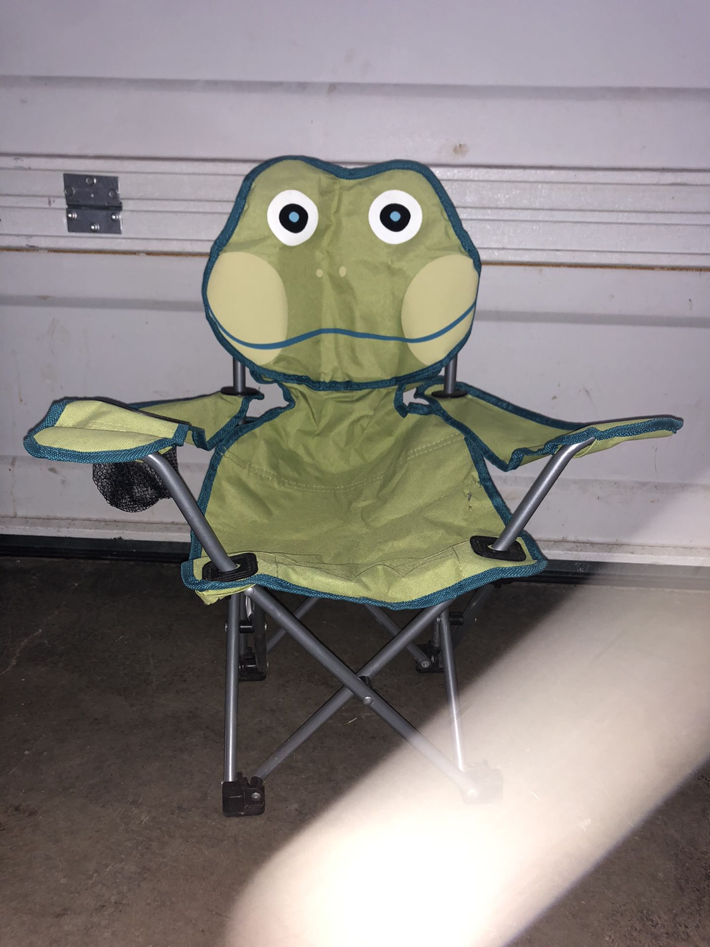 KIDS FROG CAMPING CHAIR
