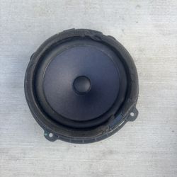 2020-2025 KIA SOUL REAR RIGHT SIDE DOOR AUDIO SPEAKER OEM 96330-K0000
