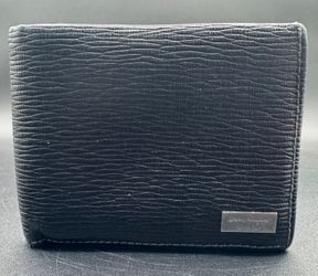 Salvatore Ferragamo Nero Pebble Calf Wallet 