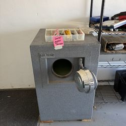     Major Heavy-Duty Safe – Pickup Only