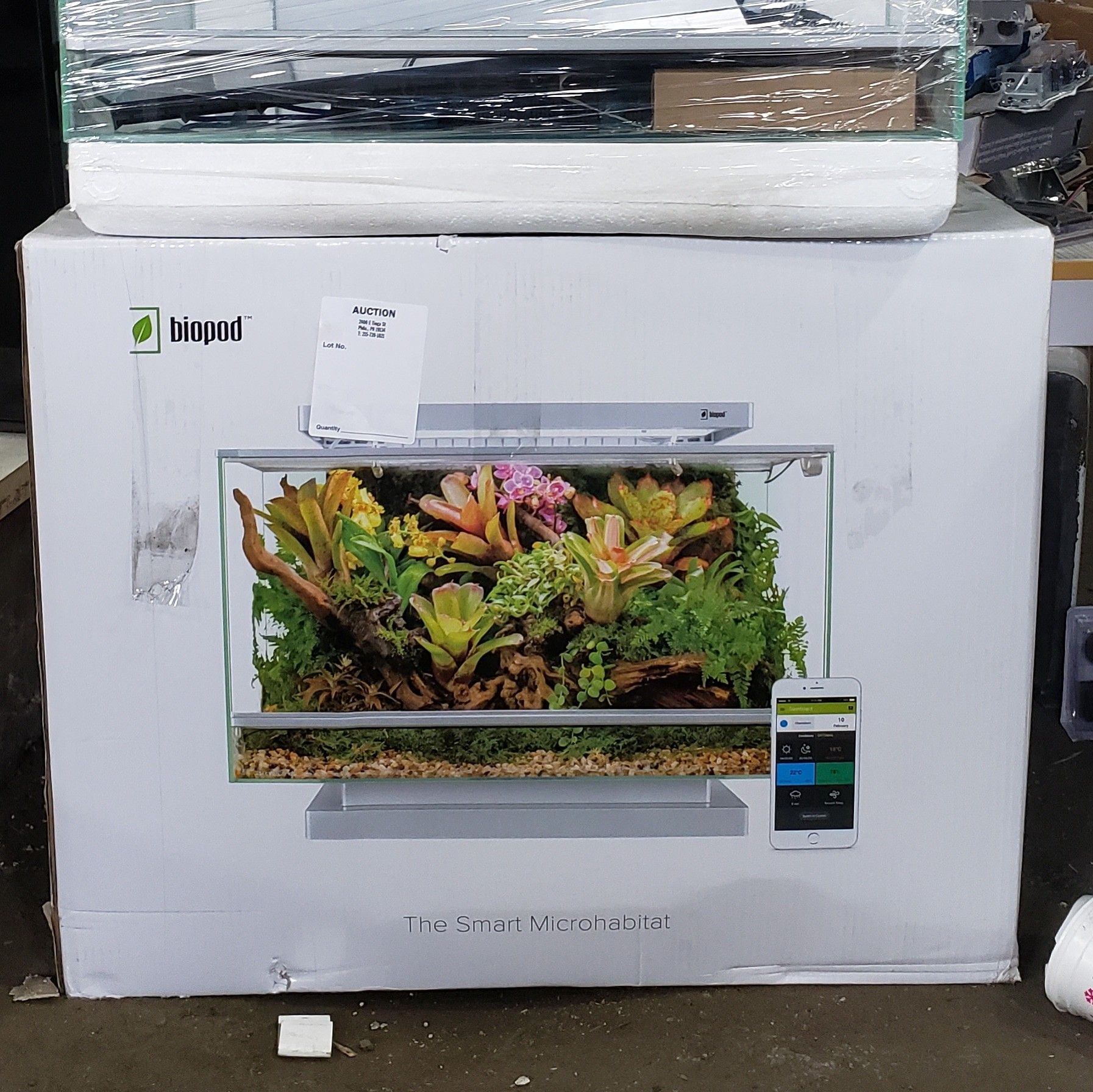 Biopod smart microhabitat (internal plant and herb grower)