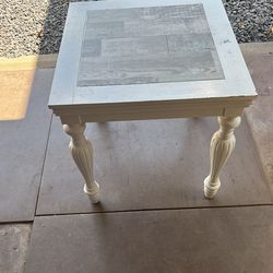 Table 23x23 2 Feet High