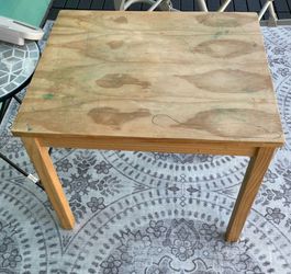 kids wooden table
