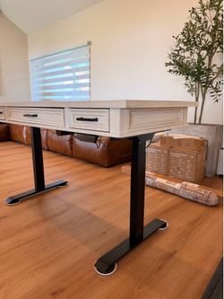 60” Executive Electric Standing Desk | Memory Presets | Hidden Cable Management