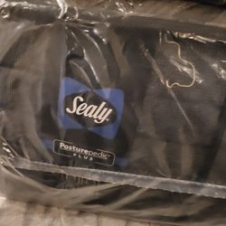 New Queen Size SEALY POSTERPEDIC MATTRESS
