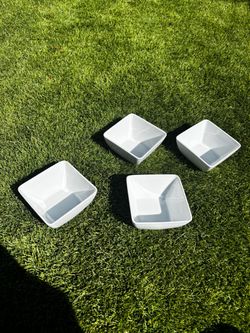 4 modern White Ceramic square bowls