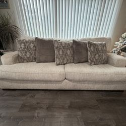 Alesandra Sofa Set W/ Ottoman
