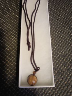 ADJUSTABLE NECKLACES