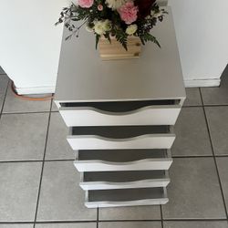 Used  5 Drawer Make Up  Dresser Some Stains Inside But Over All In Good Working Condition 