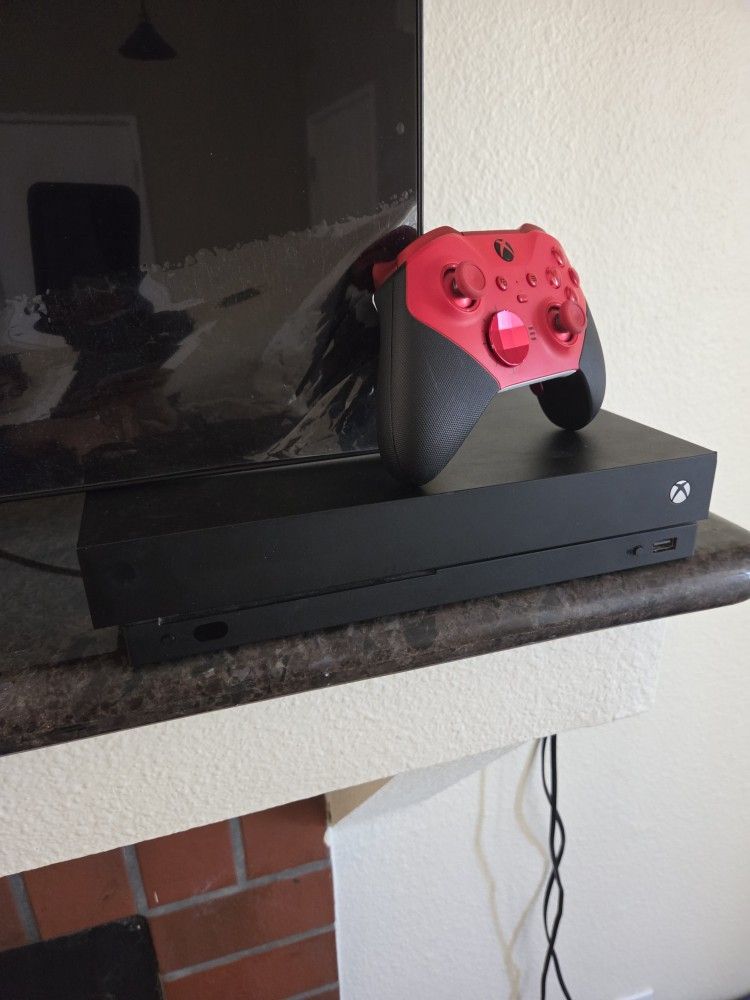 XBOX One X w/ Controller