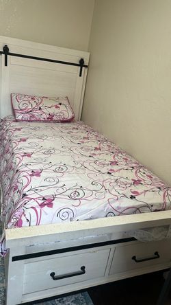 Twin bed available for pick up September 8th