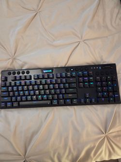 Reddragon Horus PRO wireless/BT/Wifi capable. Multi colored backlit keyboard $32