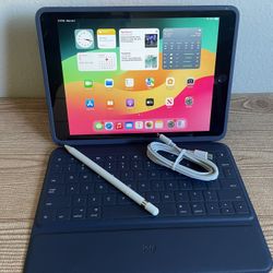 Apple iPad 7th Generation 128GB With Logitech Keyboard and Pencil