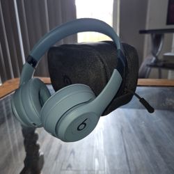 Beats Solo 4 Headphones 