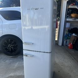 Retro Refrigerator 