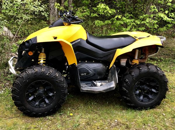 Can am 800 2013 renegade like new no trades