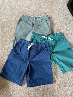 Kids shorts size 6 ( 2 carters) and size 7 slim (1 gap)