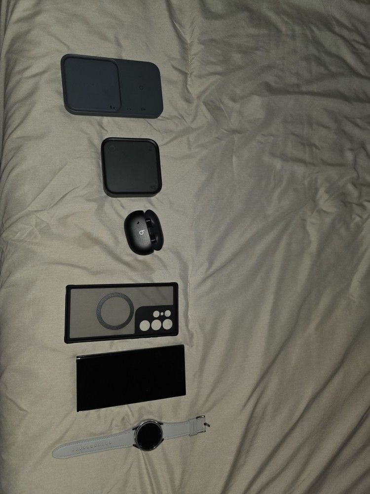 Galaxy S23 Ultra Bundle - 512 Gb, Watch 6 Classic, Beats Studio Buds, Smartthings Station And Duo Wireless Charger 