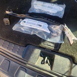 2009 Honda Odyssey 3.5 Bumper Plastic brackets And Right Side Metal brackets 