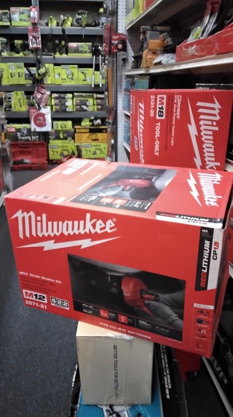 MILWAUKEE M12 DRAIN SNAKE KIT 