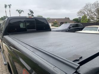 Retrax Tonneau Cover For Full Size 8’ Bed