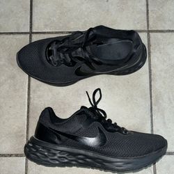 Sz 10 Nike Revolution 6 