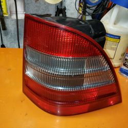 Tail Light For 99 Ml 320