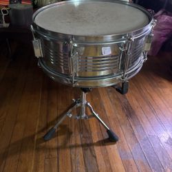 STARION SERIES SNARE DRUM AND STAND 