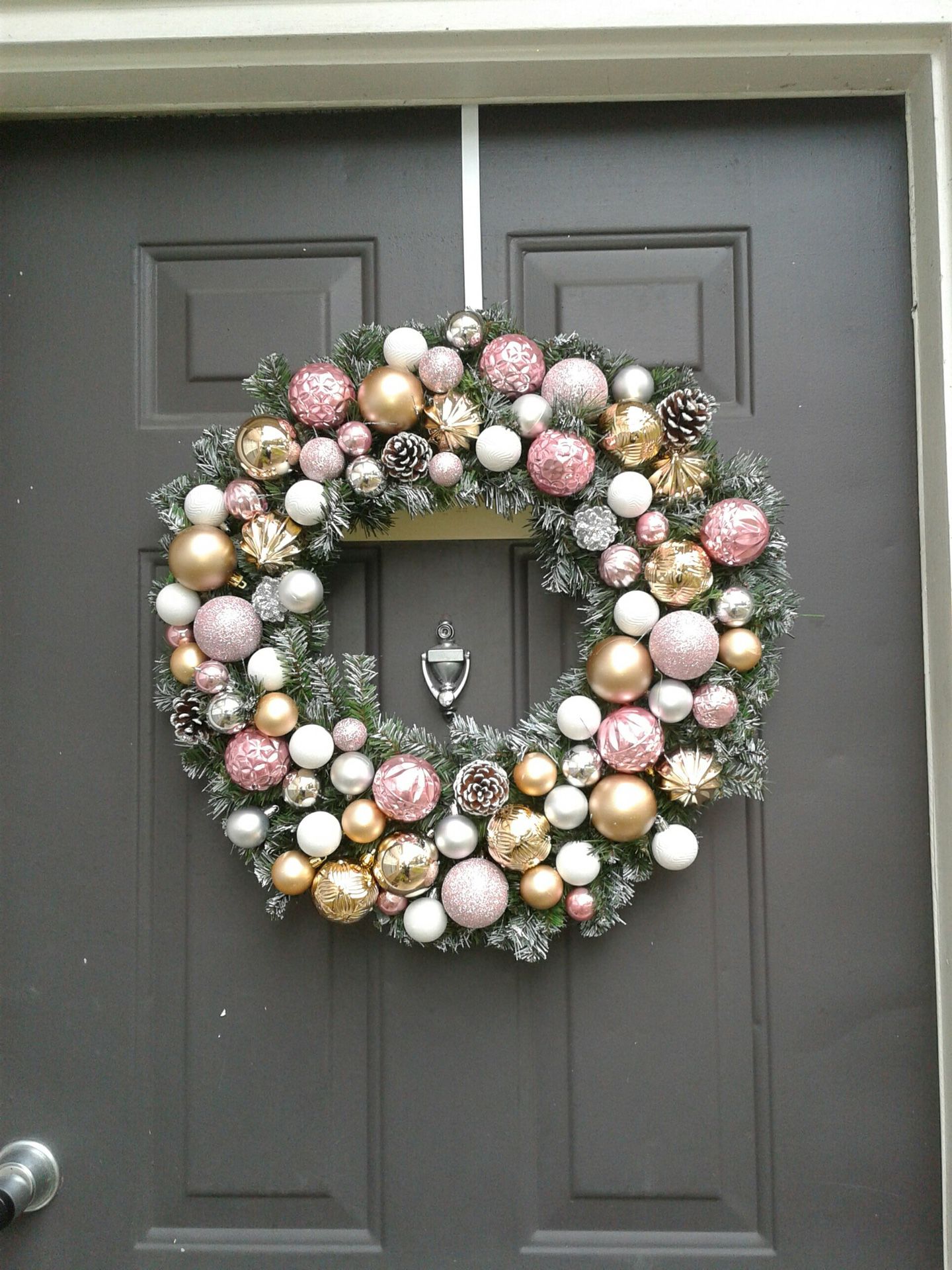 Wreath with Ornaments
