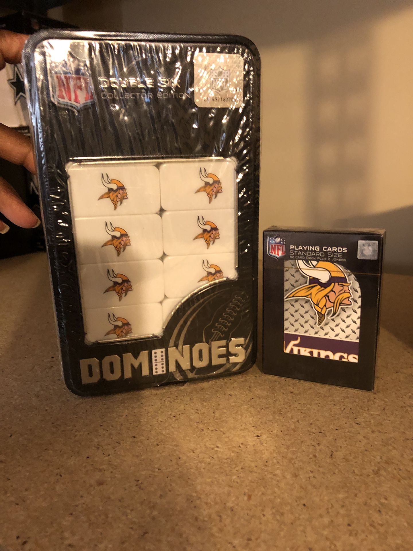 Minnesota Vikings double six dominoes and playing cards