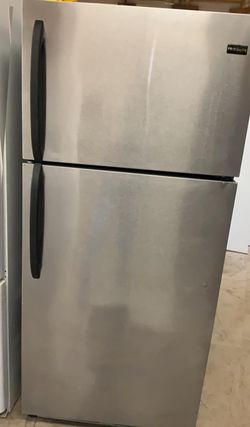 Like New Frigidaire Refrigerator - GREAT condition!