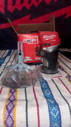 Milwaukee 2723-20 M18 18V FUEL™ Brushless Compact Router (Bare Tool) - NEW