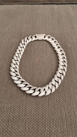 Cuban Moissanite 22mm chain
