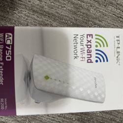 New In Box TP-Link AC 750 Wi-Fi Range Extender