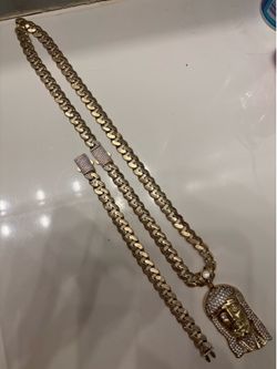 14K Gold Cuban Link 25” Chain w/ Matching 8” Bracelet & 14K Cubic zirconia Gold Jesus Pendant