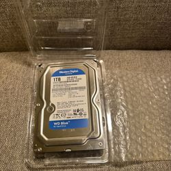 Western Digital WD Blue 1TB Internal Hard Drive (Model: WD10EZEX)