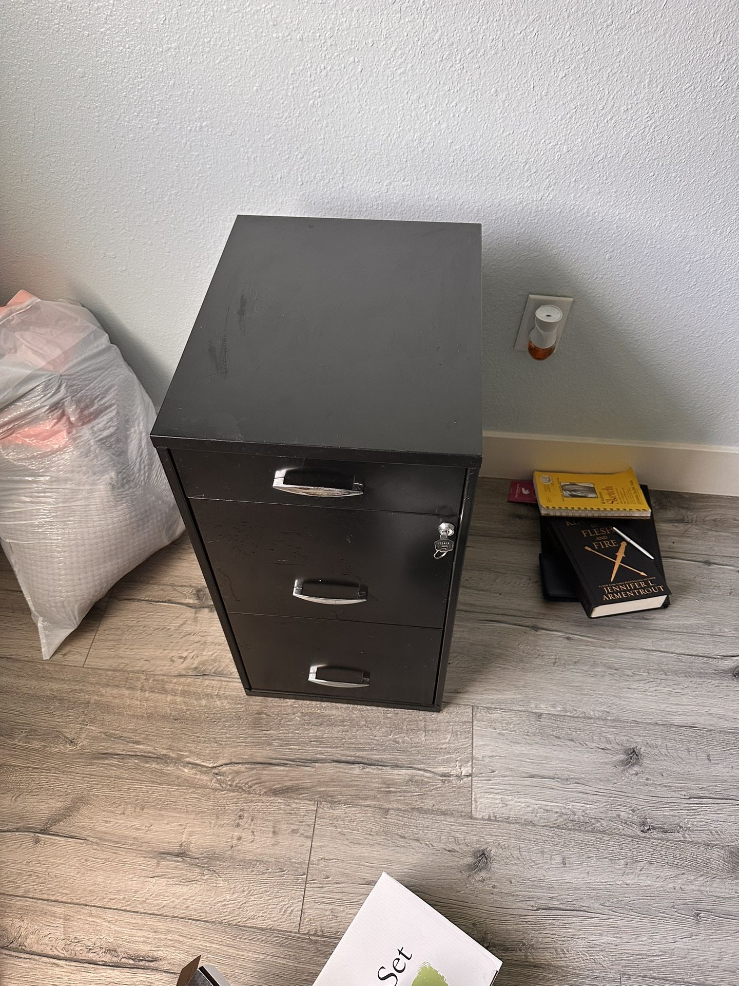 Lockable Filing Cabinet