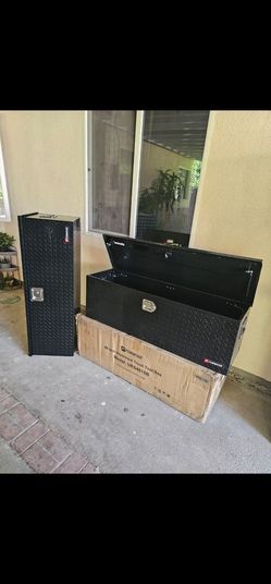NEW TOOL BOX ALUMINUM 48X15X15 INCH INCLUDING KEY DIAMOND STYLE COLOR BLACK FOR ANY QUESTION TEXT ME PLEASE SE HABLA ESPAÑOL