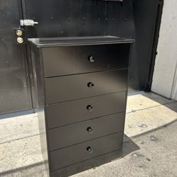 5 Drawers Dresser Available In Different Colors 