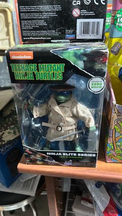 TMNT Ninja Elite Series Leo in Disguise Figure