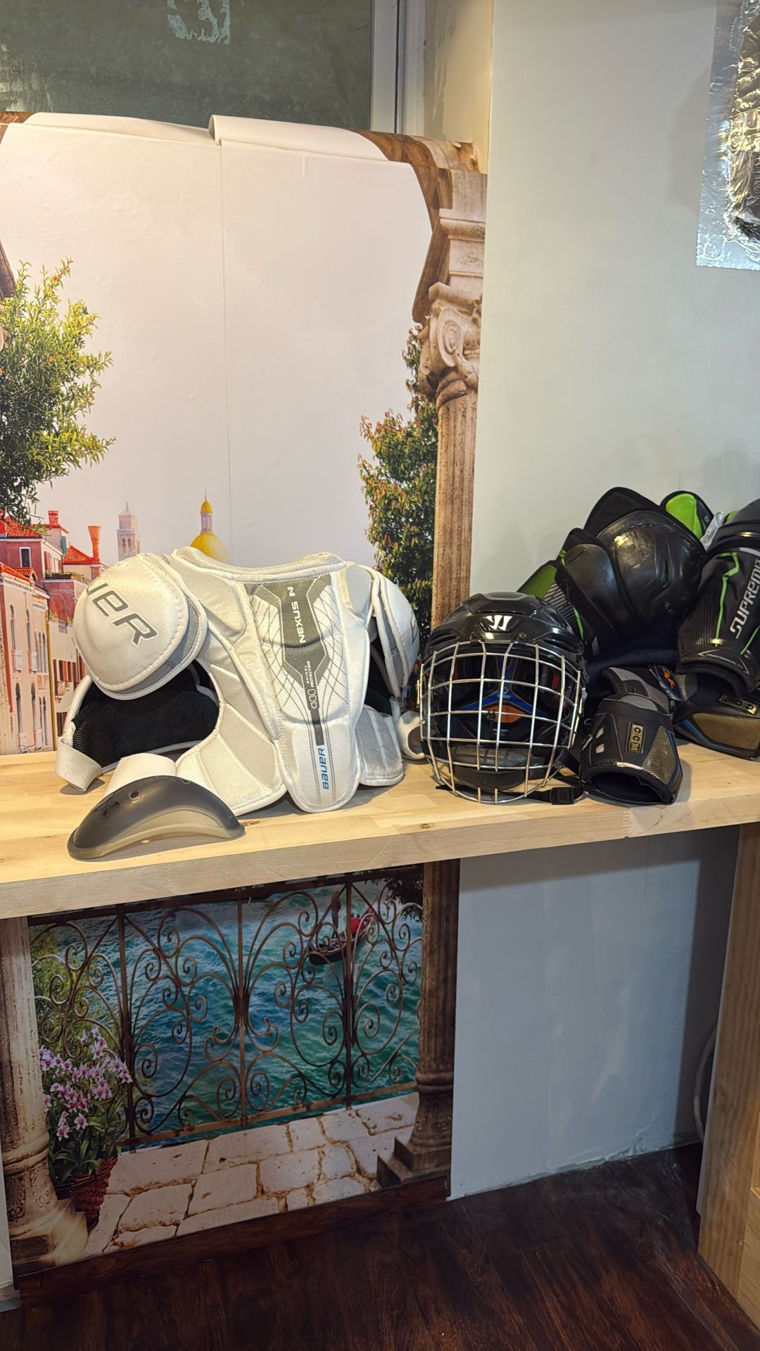 Ice Hockey Gear helmet with Visor, Shoulder Pads , elbow Pads