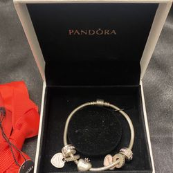 Pandora 925 Bracelet And Charms Mom’s Day Specials